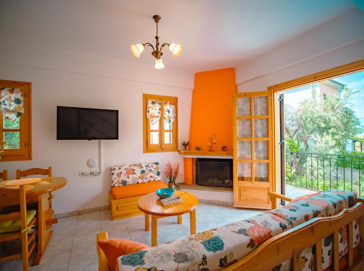 Orange House For Big Families In Damouchari - Delicious Houses المظهر الخارجي الصورة