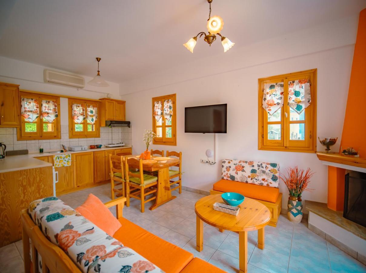 Orange House For Big Families In Damouchari - Delicious Houses المظهر الخارجي الصورة